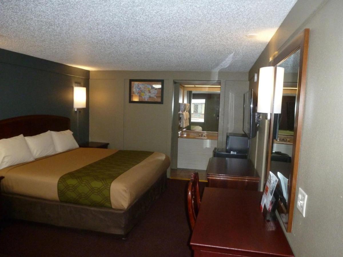 Econo Lodge Pittsburgh I-79 Bagian luar foto