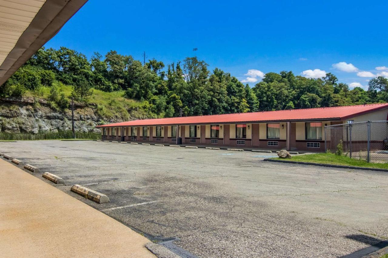 Econo Lodge Pittsburgh I-79 Bagian luar foto