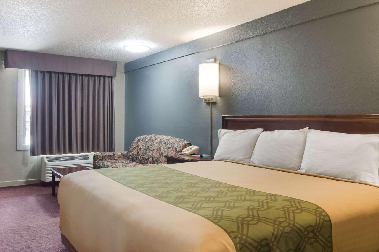 Econo Lodge Pittsburgh I-79 Bagian luar foto
