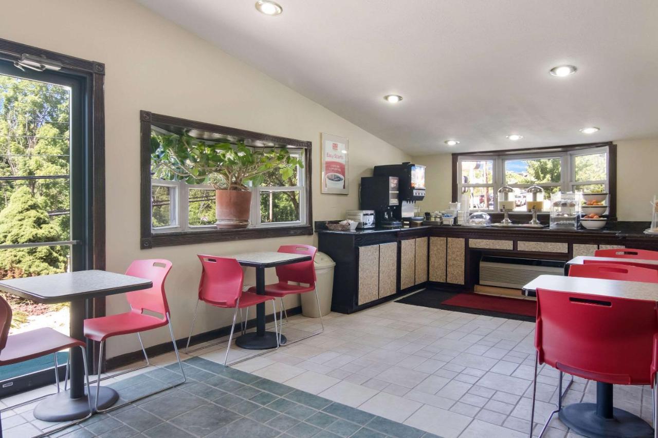 Econo Lodge Pittsburgh I-79 Bagian luar foto