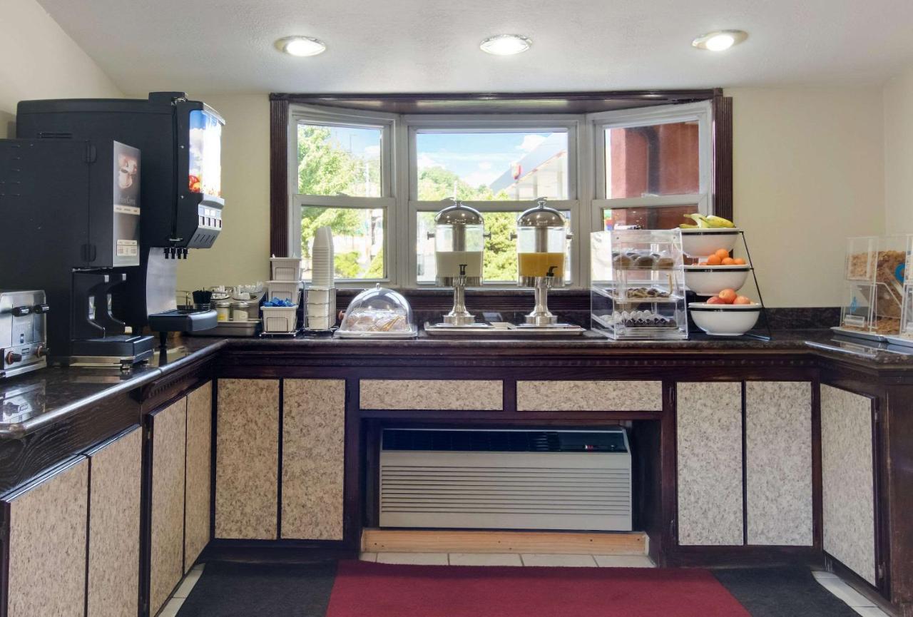 Econo Lodge Pittsburgh I-79 Bagian luar foto