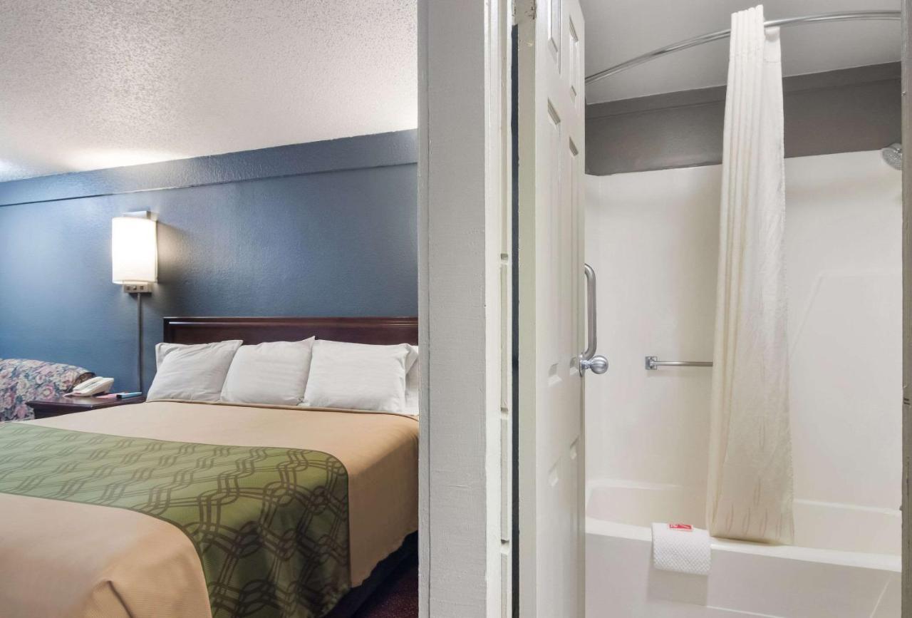 Econo Lodge Pittsburgh I-79 Bagian luar foto