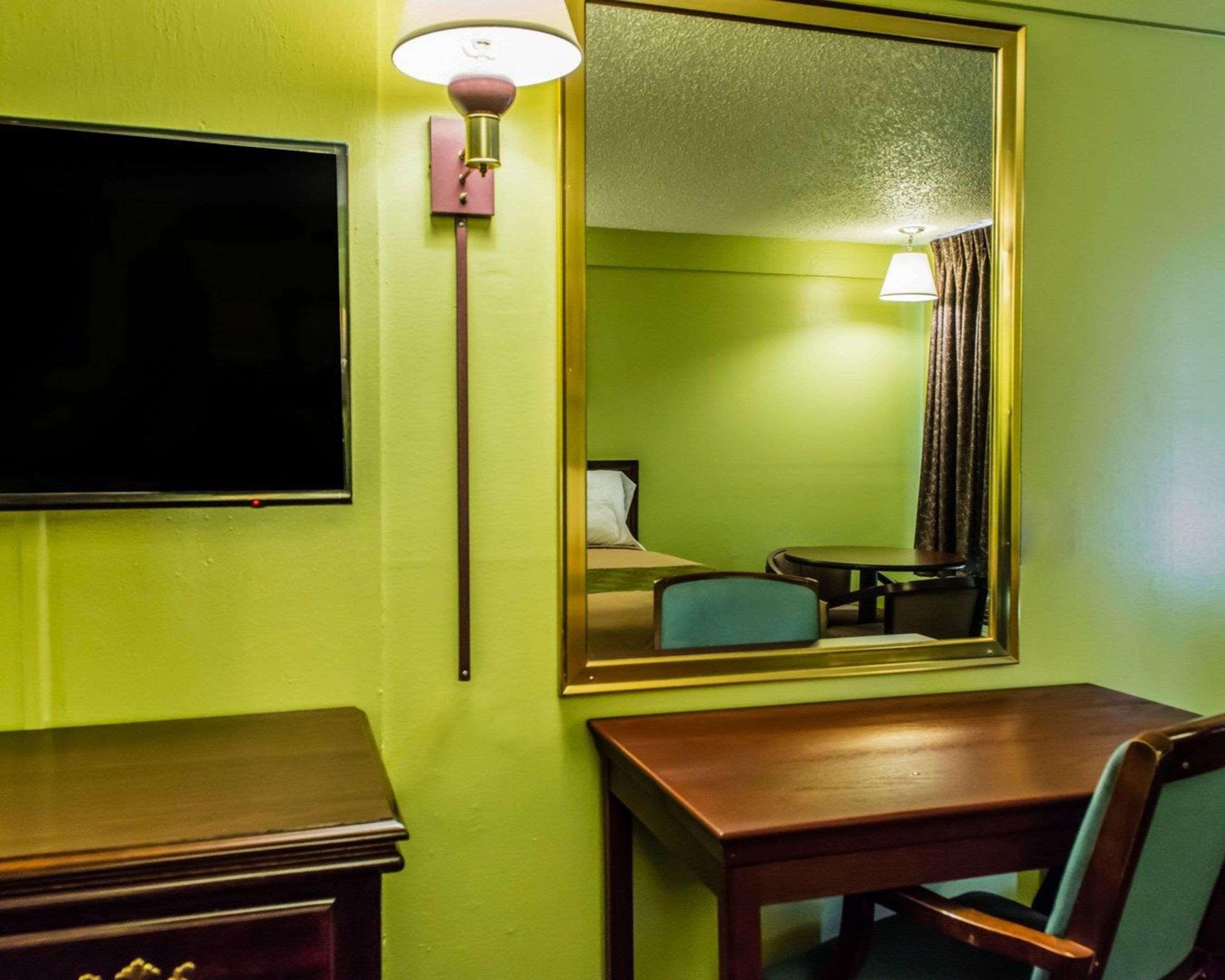 Econo Lodge Pittsburgh I-79 Bagian luar foto