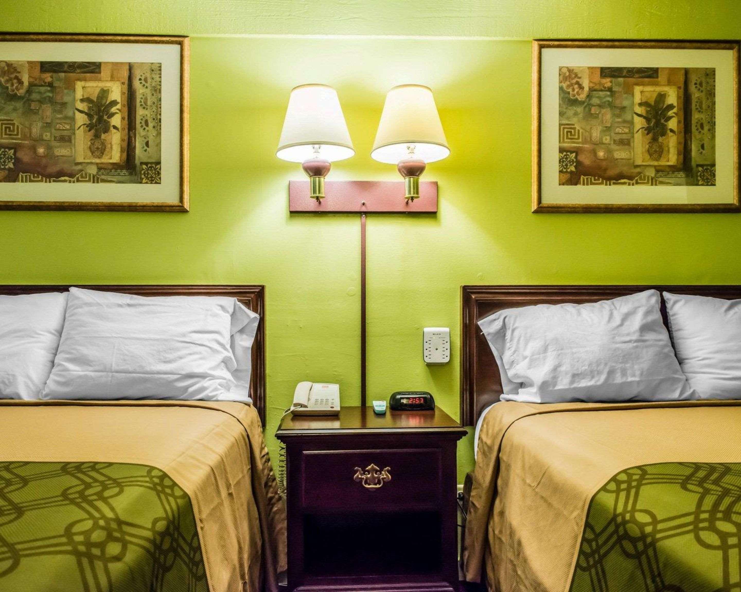 Econo Lodge Pittsburgh I-79 Bagian luar foto