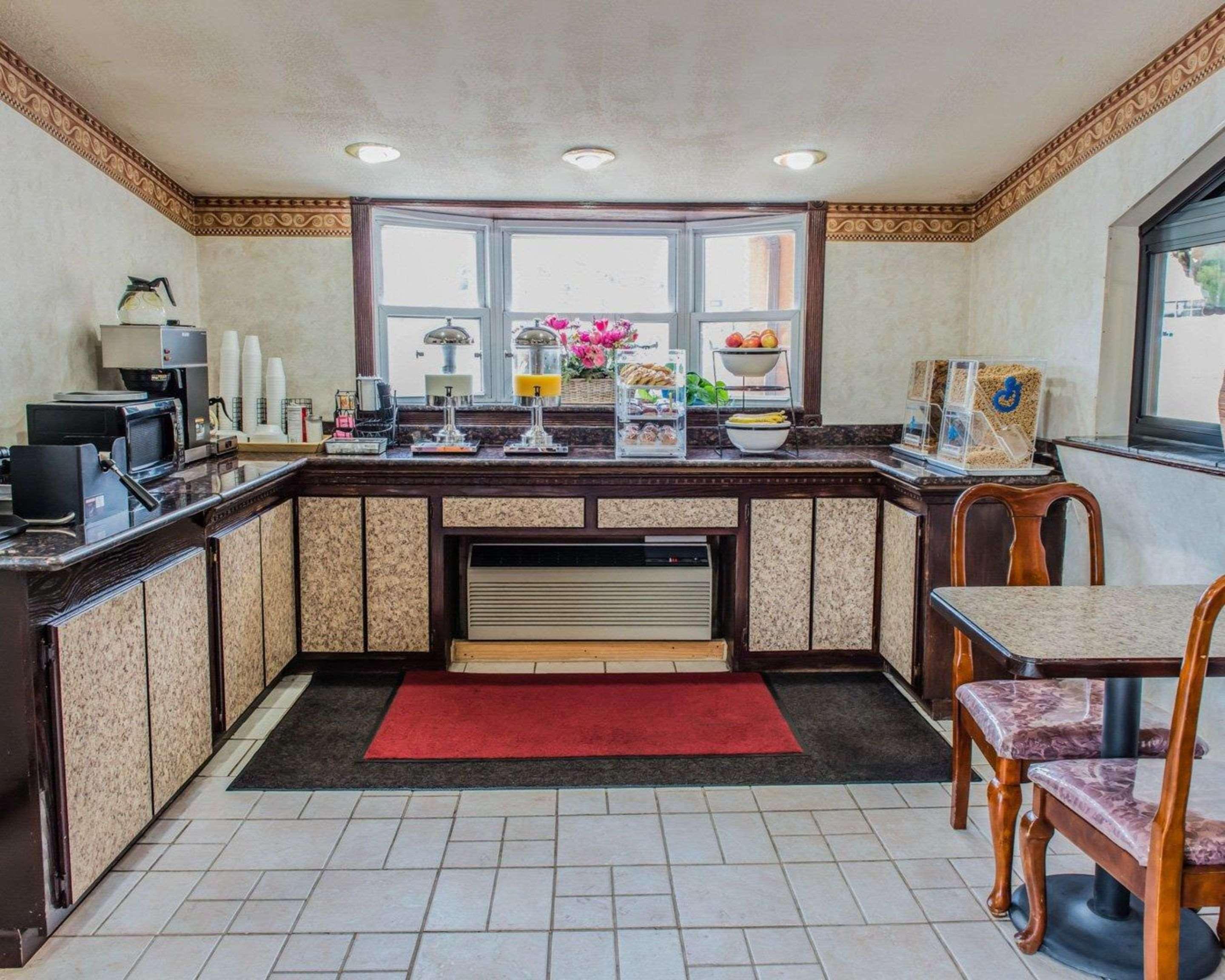 Econo Lodge Pittsburgh I-79 Bagian luar foto