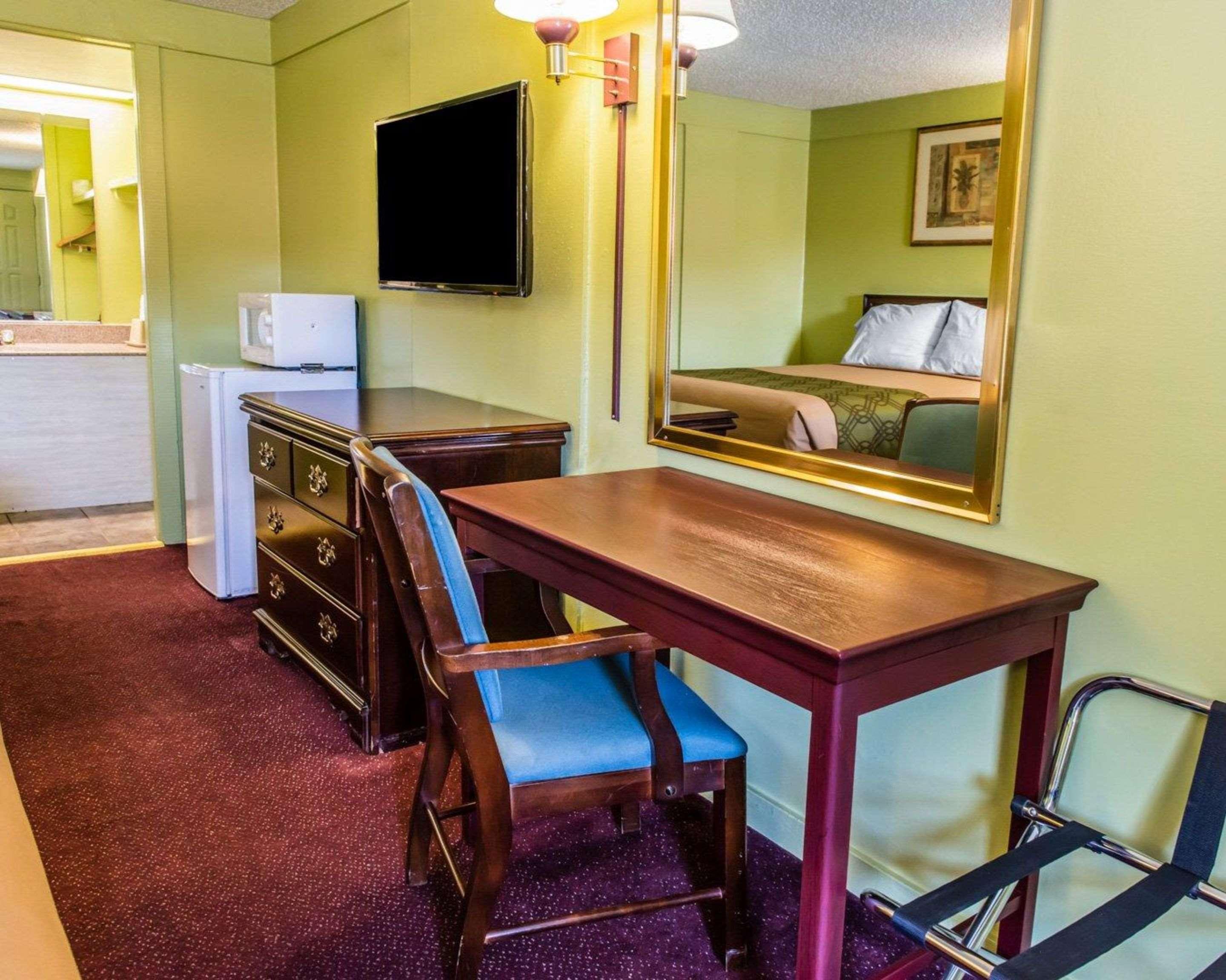 Econo Lodge Pittsburgh I-79 Bagian luar foto
